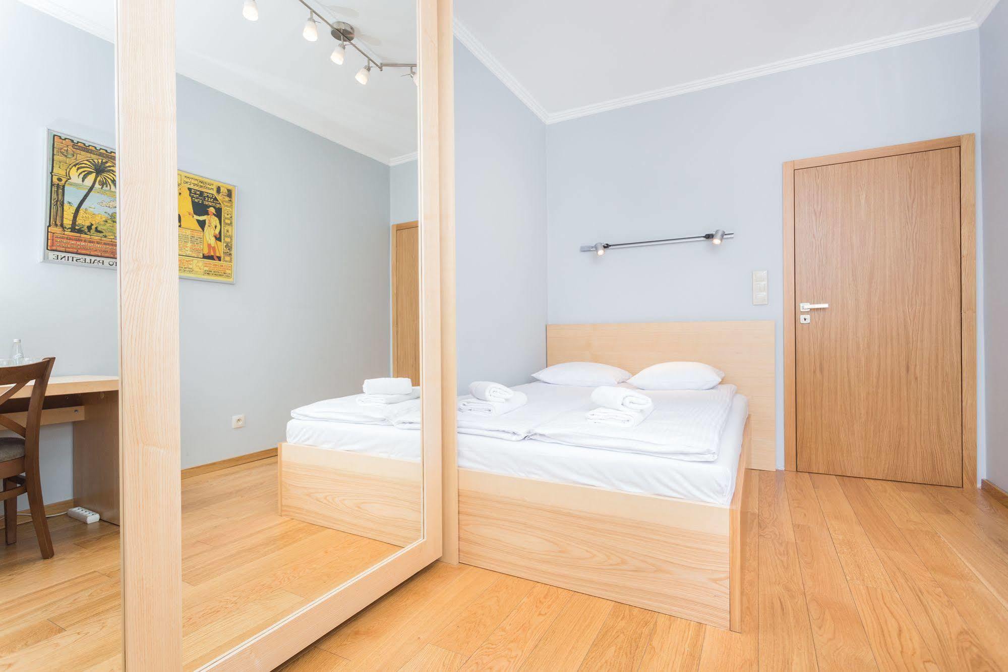 Inpoint Old Town Szeroka Apartments Krakow Luaran gambar